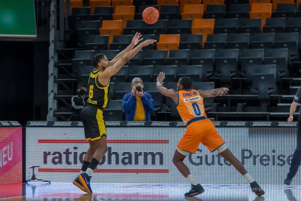 场精彩的对 场精彩的对