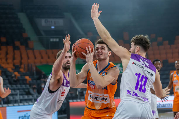 出色表现闻 出色表现闻