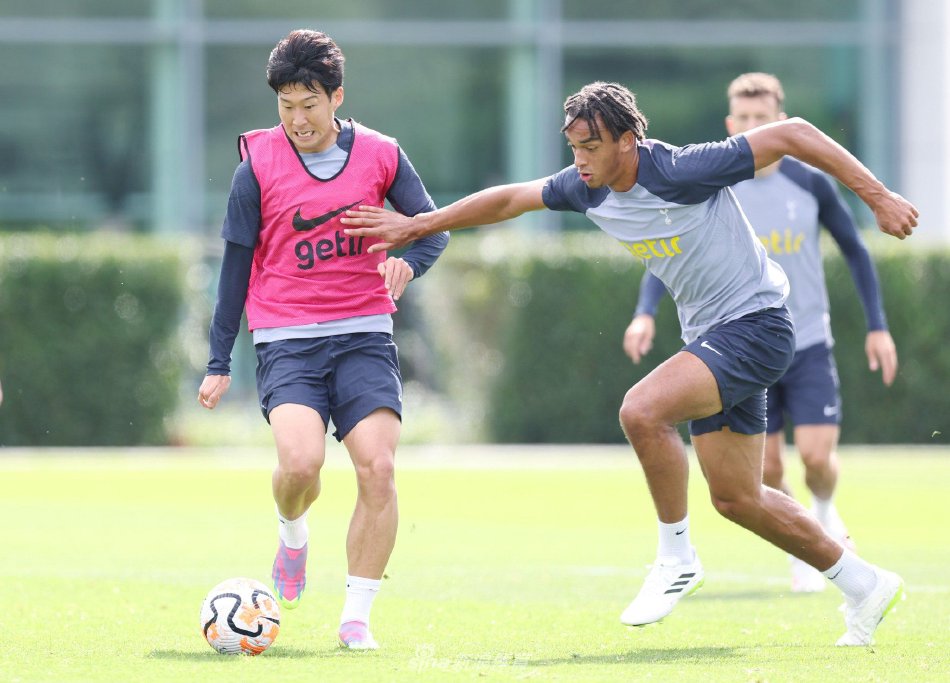 但在背身拿 但在背身拿